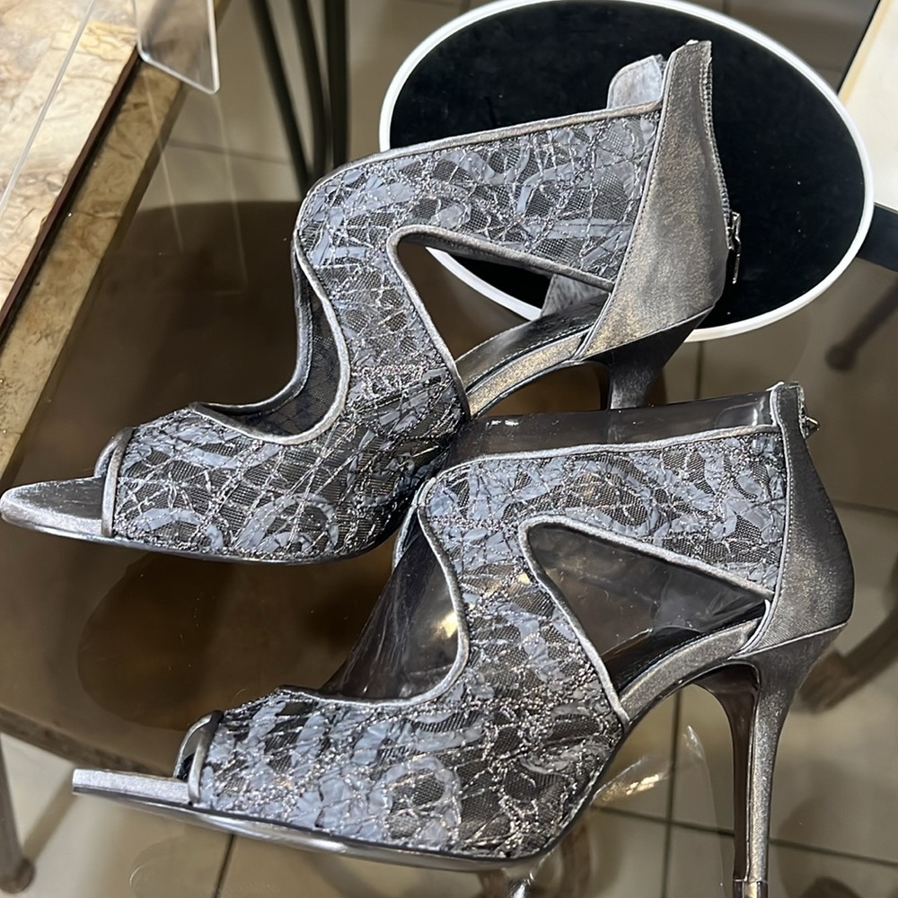 Adrianna Papell shoes Size 8 NWT (Box)